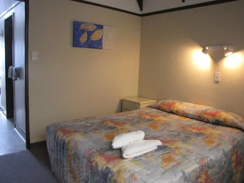Gables Lakefront Resort Tauposee 4*,