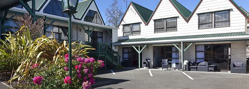 Gables Lakefront Resort Tauposee Motel